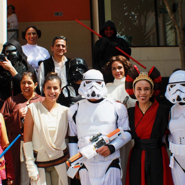 ESP&Iacute;RITU DRAG&Oacute;N USFQ: FIESTA TEM&Aacute;TICA STAR WARS