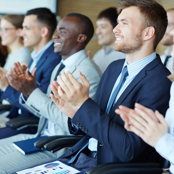 L&iacute;deres empresariales inician un reto profesional