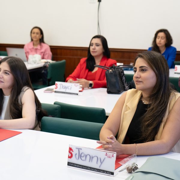 &iexcl;Liderar y comunicar van de la mano!